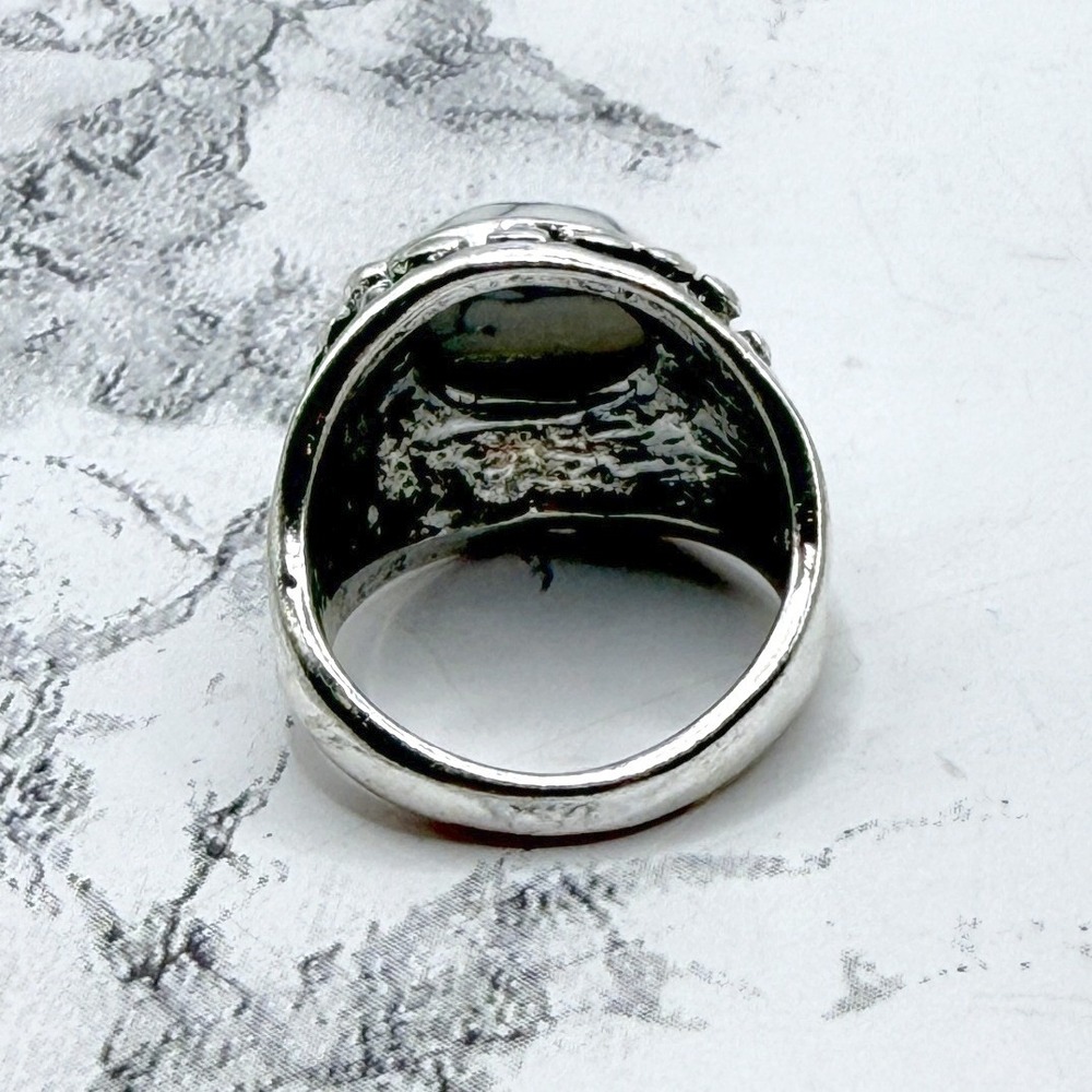 Silver Tone White Marbled Cabochon Statement Ring Size 6 Artisan Made See VIDEO - Picture 4 of 6